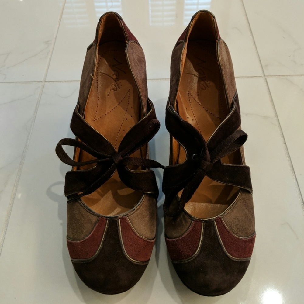 Naya Briar Pumps
